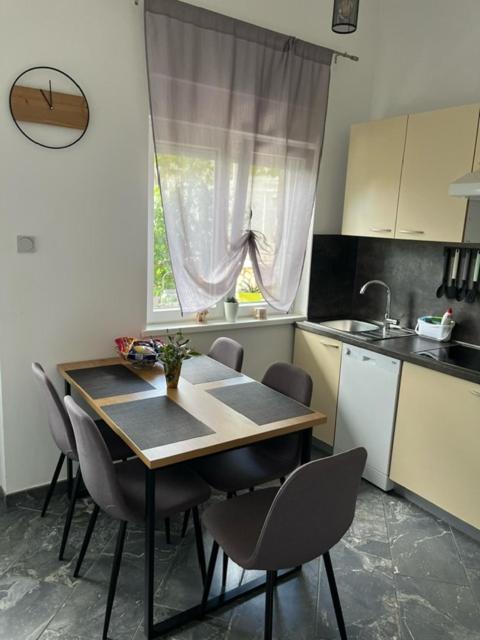 Apartman Laura 드라말리 객실 사진